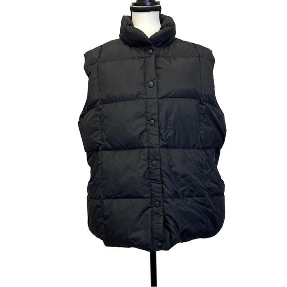 Lands’ End Black Puffer Vest, Size XL - Snap Button Front, Cozy & Warm! - Picture 1 of 12